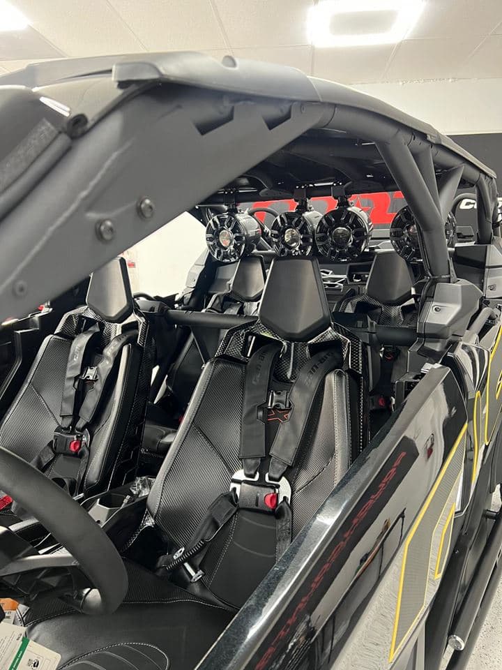 Can-Am Maverick X3 MAX — Harnesses and roll-cage audio (Bespoke Custom Builds)